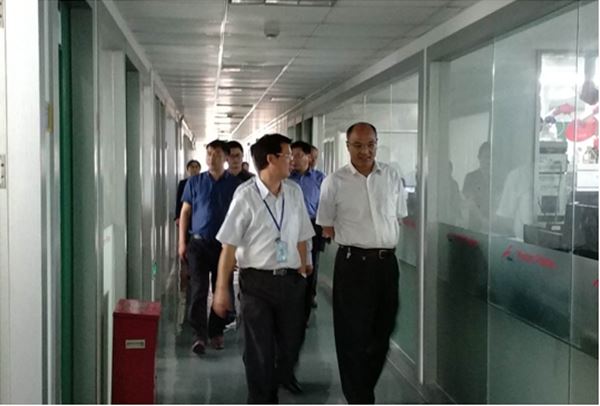 热烈欢迎省台办副主任王鲁宁莅临完美（中国）药业参观指导